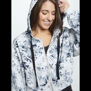 Soul by Soul Cycle Cropped Tye Dye Sweatshirt